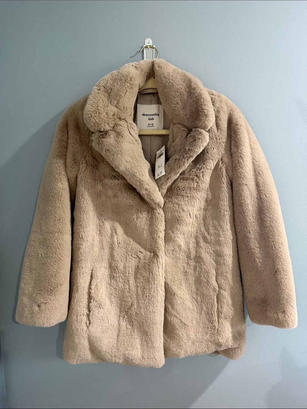 abercrombie kids taupe plush teddy jacket